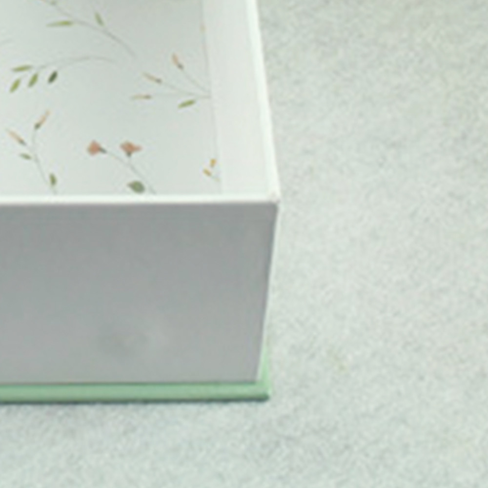 Pantone Color Printing 157g Art Paper Cosmetic Gift Box Packaging